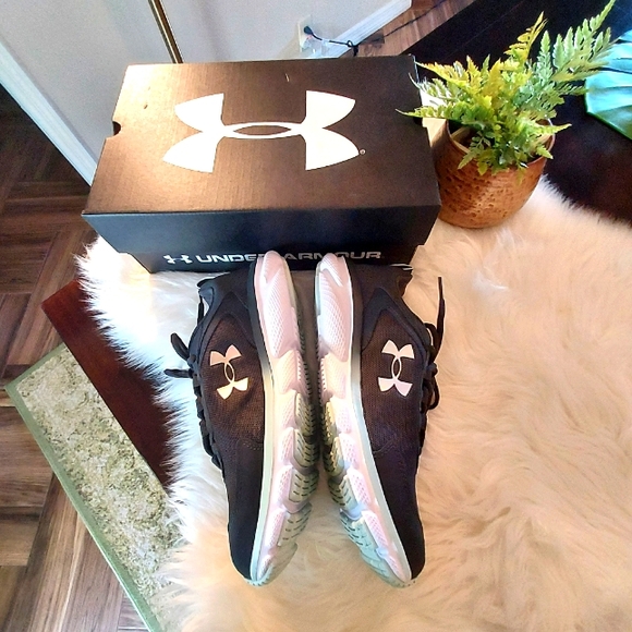 Under Armour : Women's UA W Charged Assert 9 Irid Performance Running Shoe. NWB - Picture 7 of 9